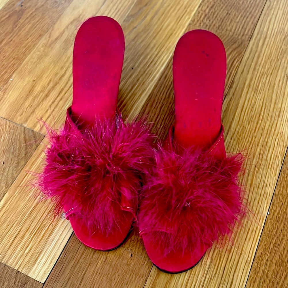 Vintage red satin feather pumps